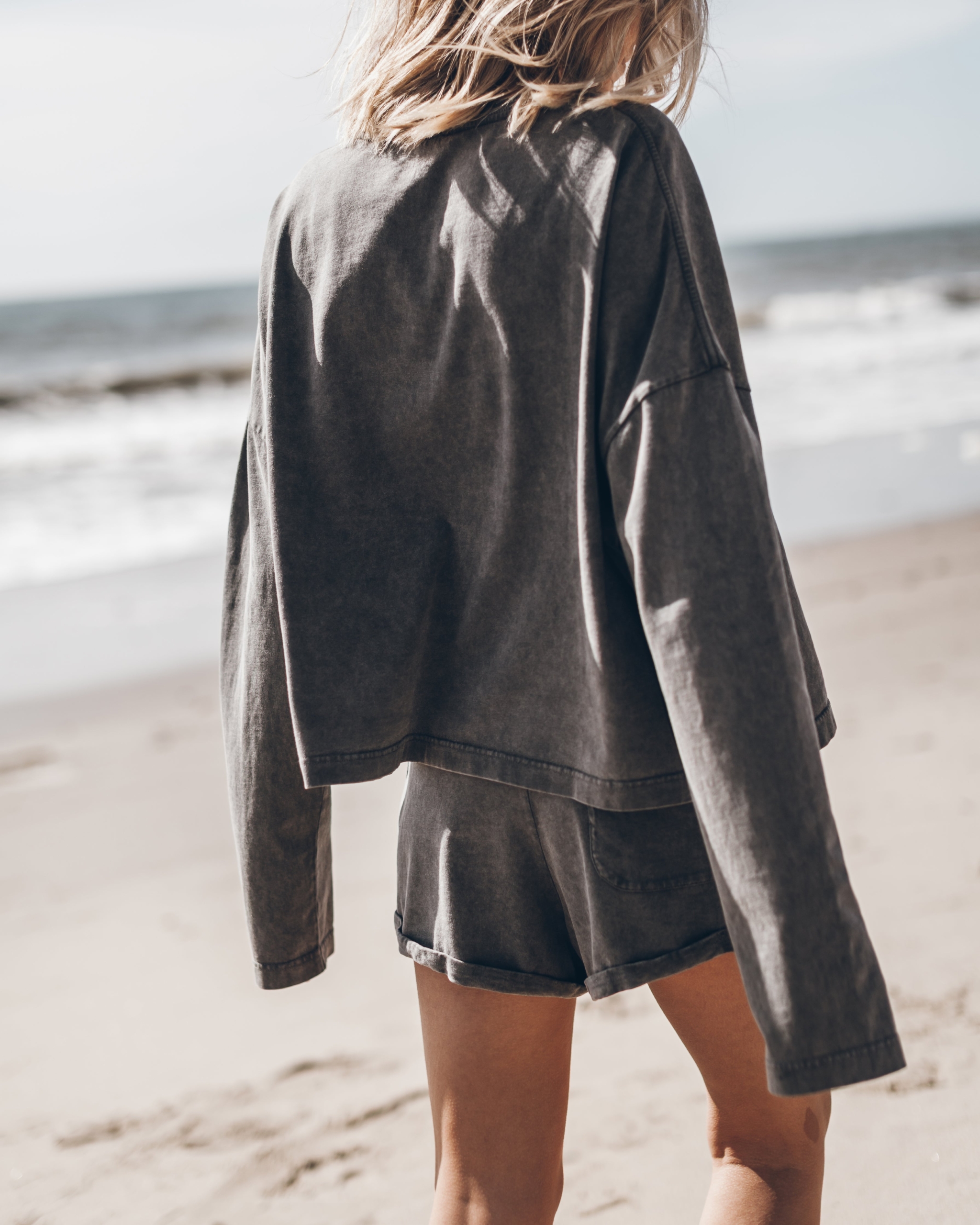 mikuta-the-dark-faded-loose-cotton-longsleeve-the-dark-faded-cotton-shorts-west-coast-california-ss26-jacqueline-1548