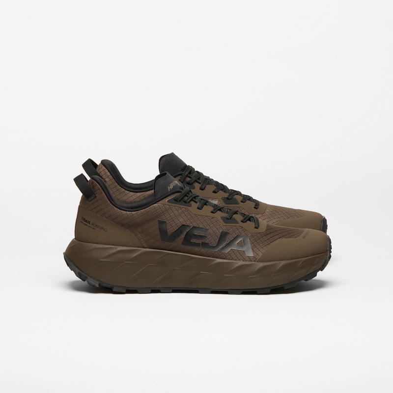 VEJA HARPIE TRAIL  EAGLE_BLACK