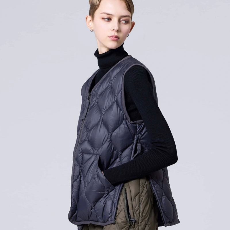 TAION MILITARY BUTTON CREW NECK DOWN VEST  darknavy